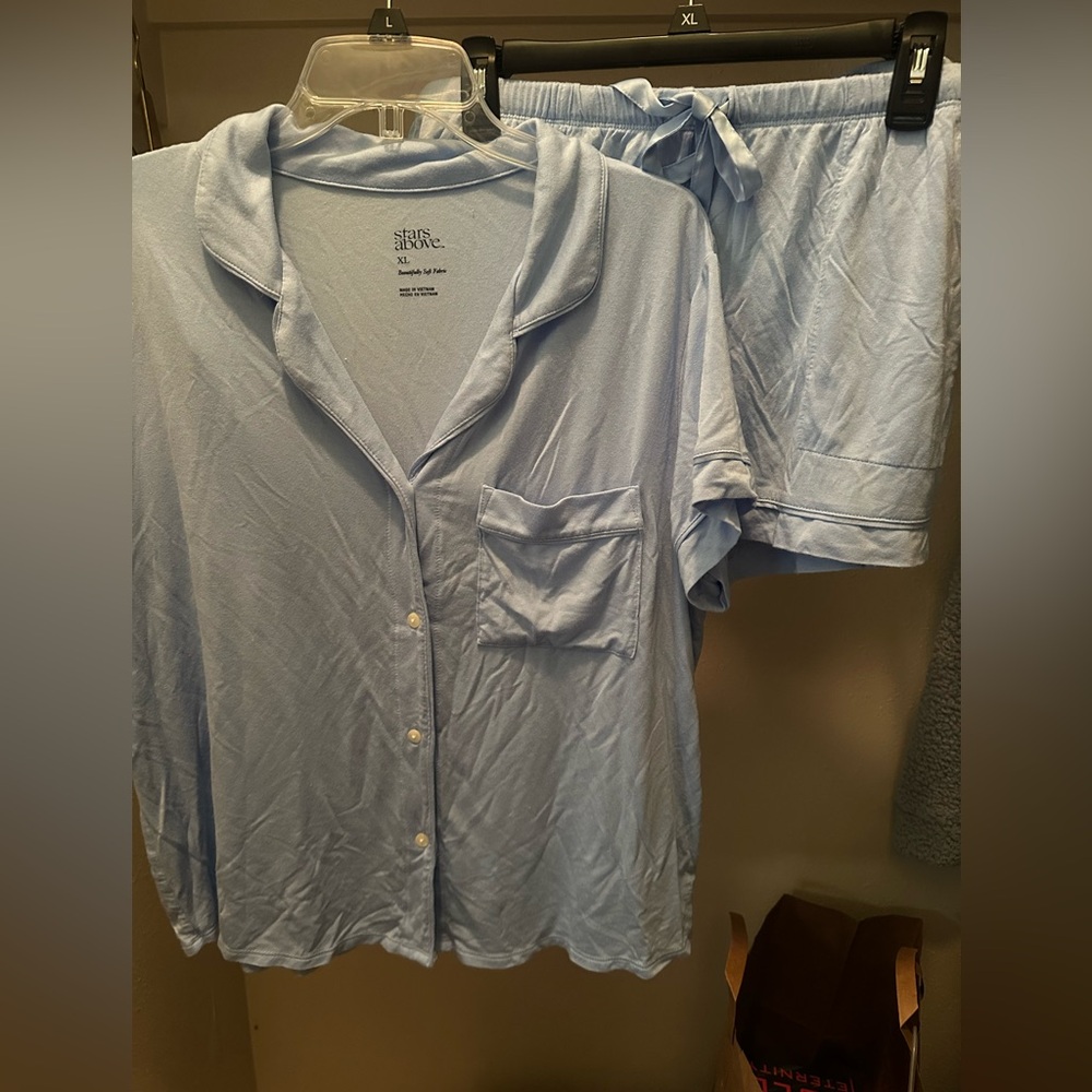 stars above Light Blue Short Sleeve Pajama Set X-Large beautifully soft fabric